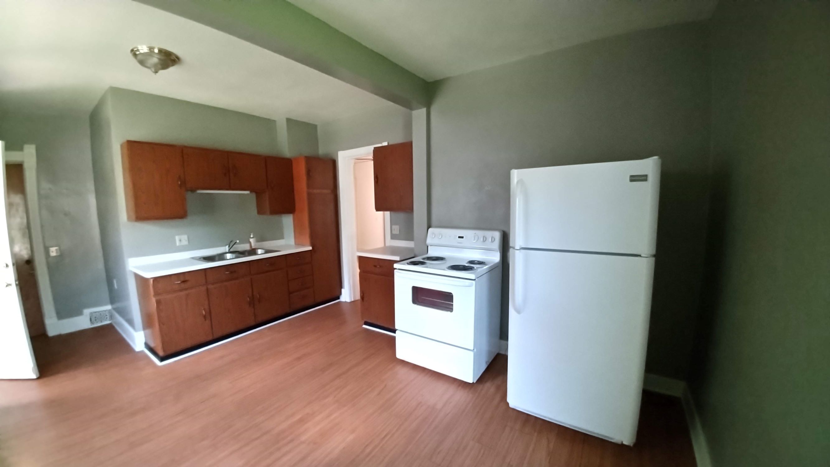 206 S Whiton
